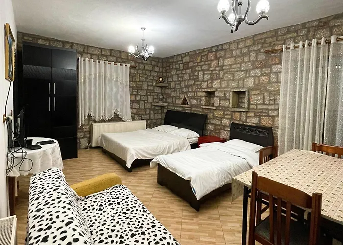 Bujtina Mecollari