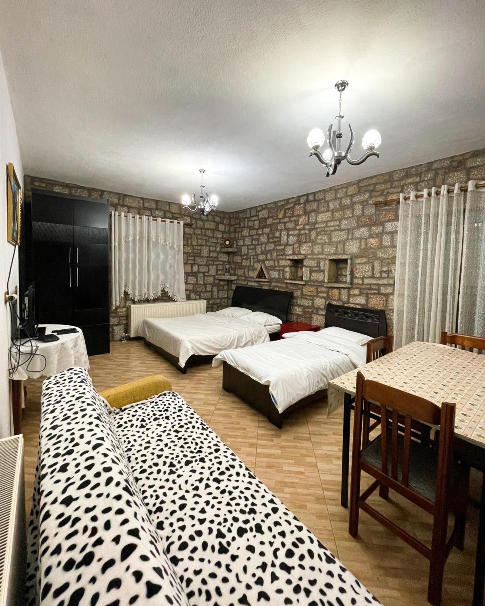 Bujtina Mecollari